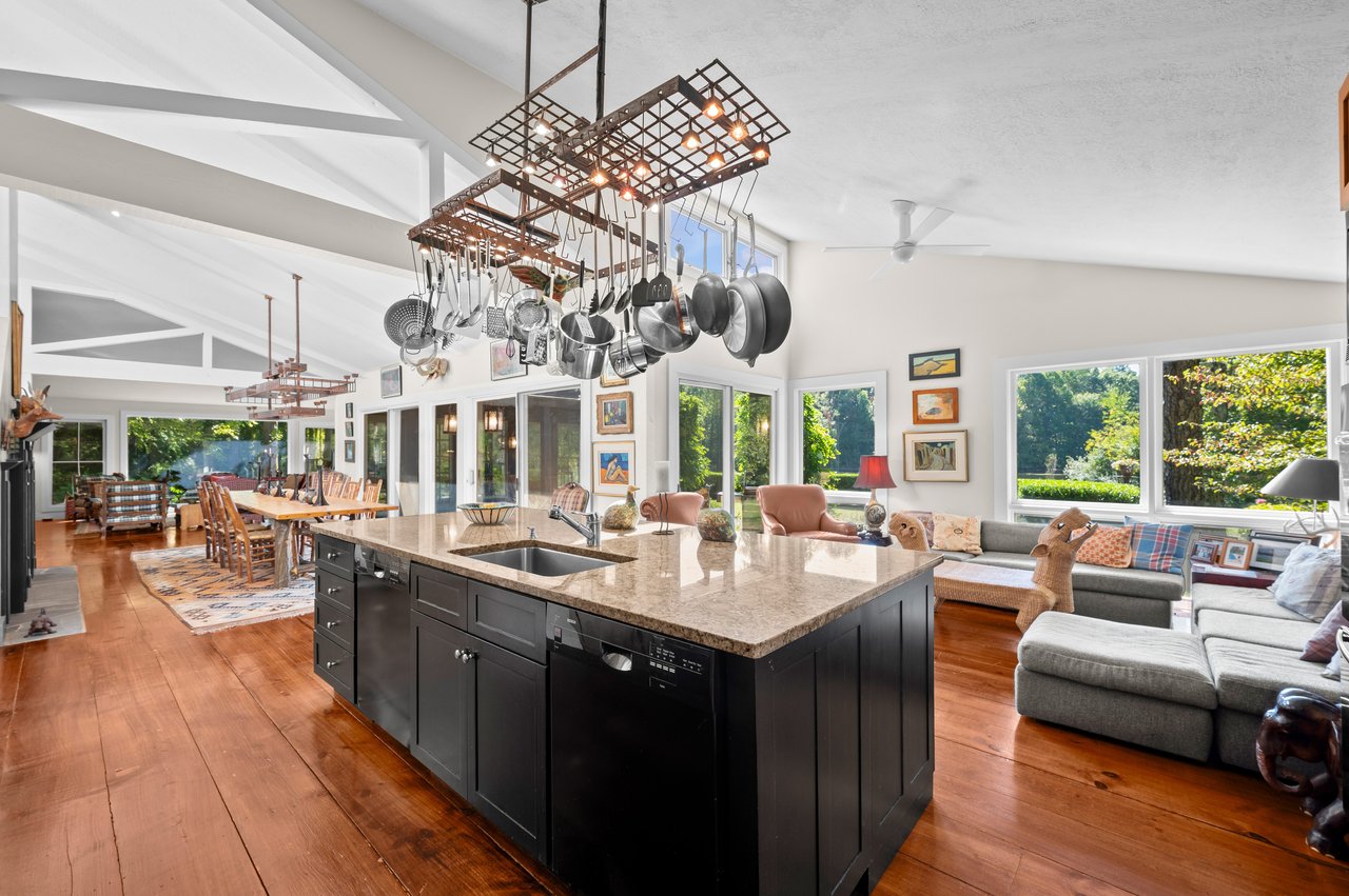 2408 E 800 N, La Porte, IN 46350