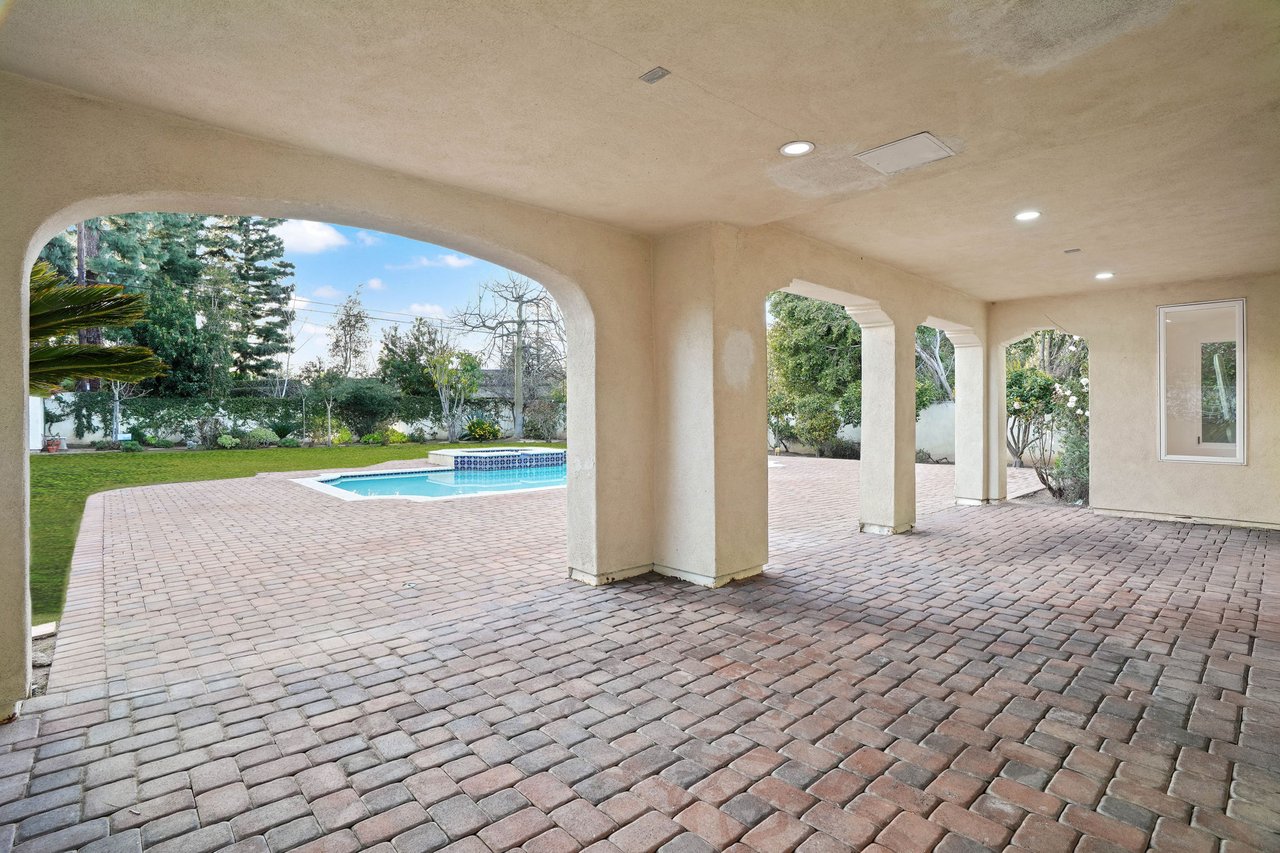 5309 Louise Ave, Encino