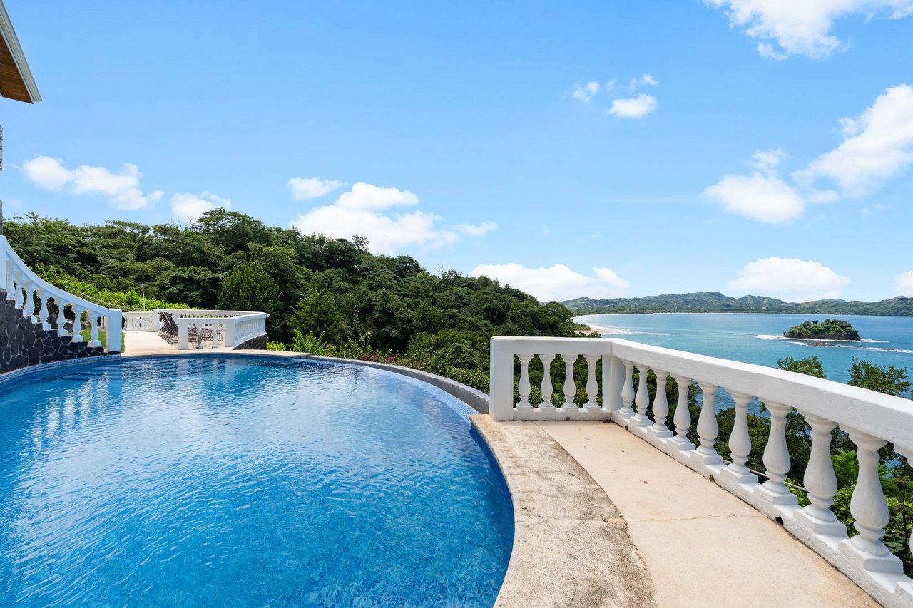 Flamingo Cove #1 | Spacious 2-Bedroom Ocean View Condo.