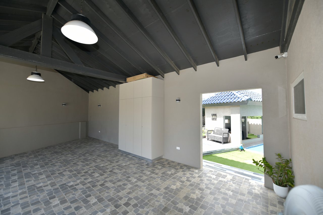 Pavia Villa