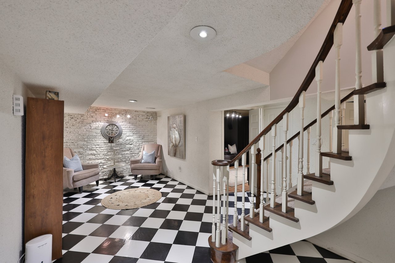 3555 Kingbird Court