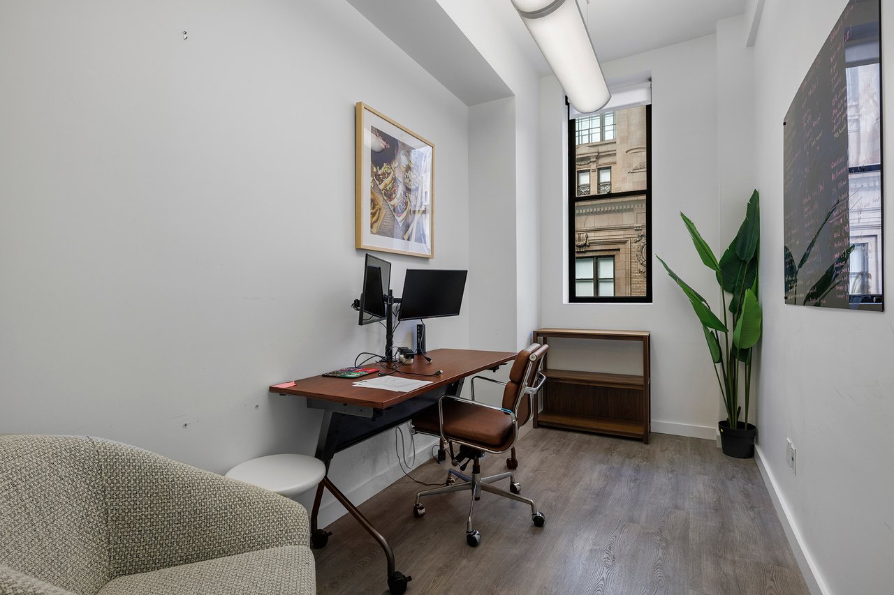 32 W 39th St