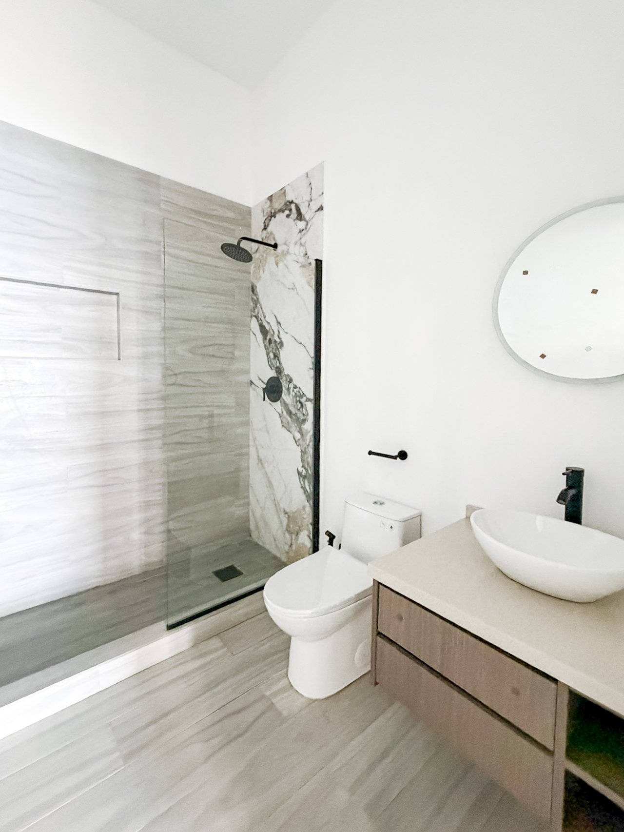 1104 Belle Vue 2 Bedroom Apartment