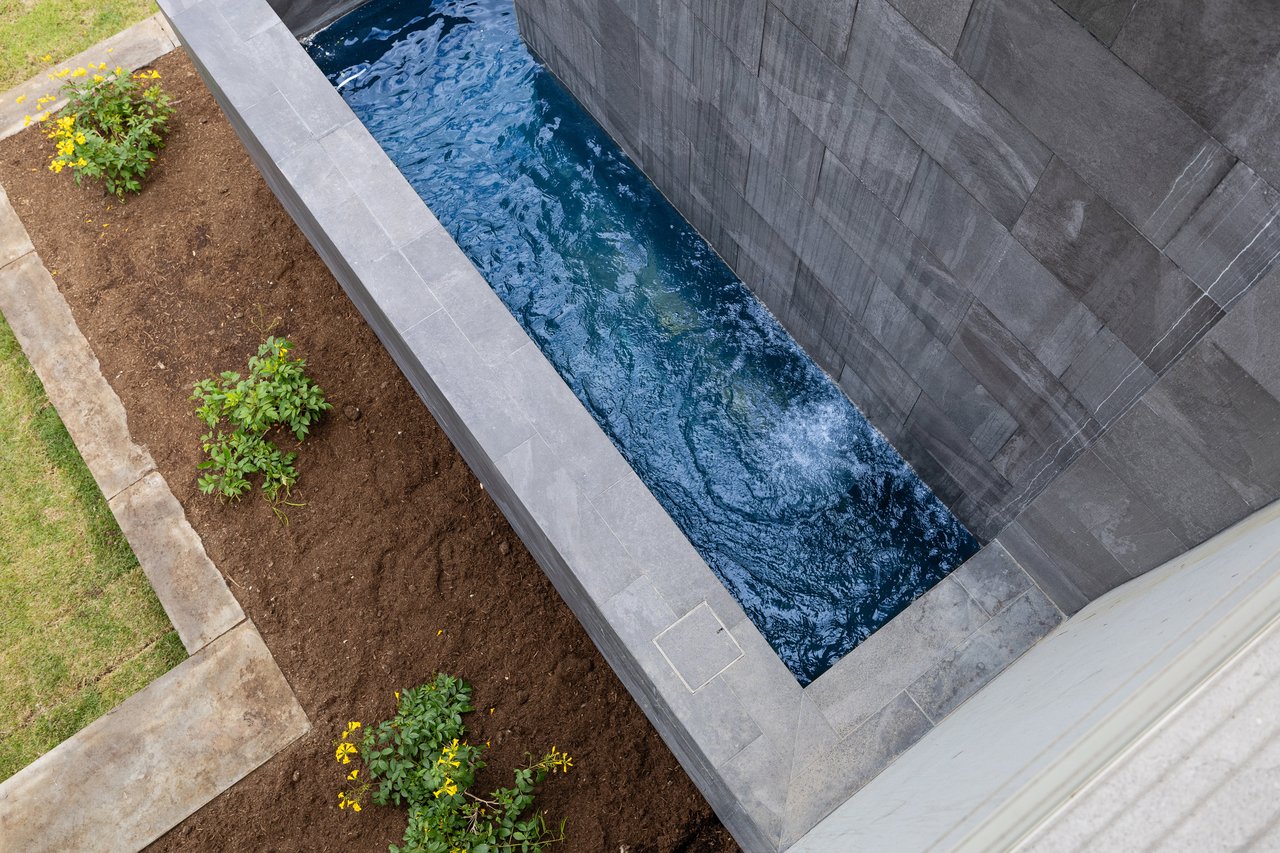 4909 Honey Daisy Way