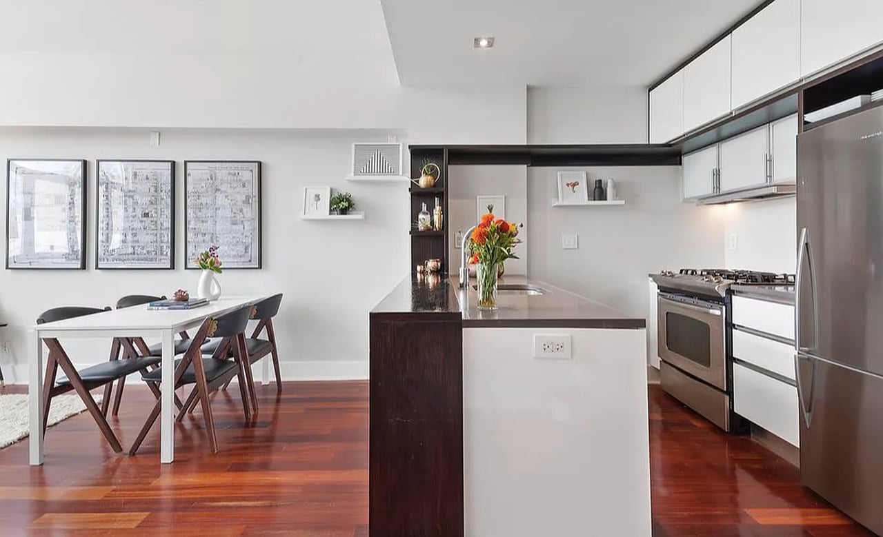 143-149 Huron Street Unit: 2B+