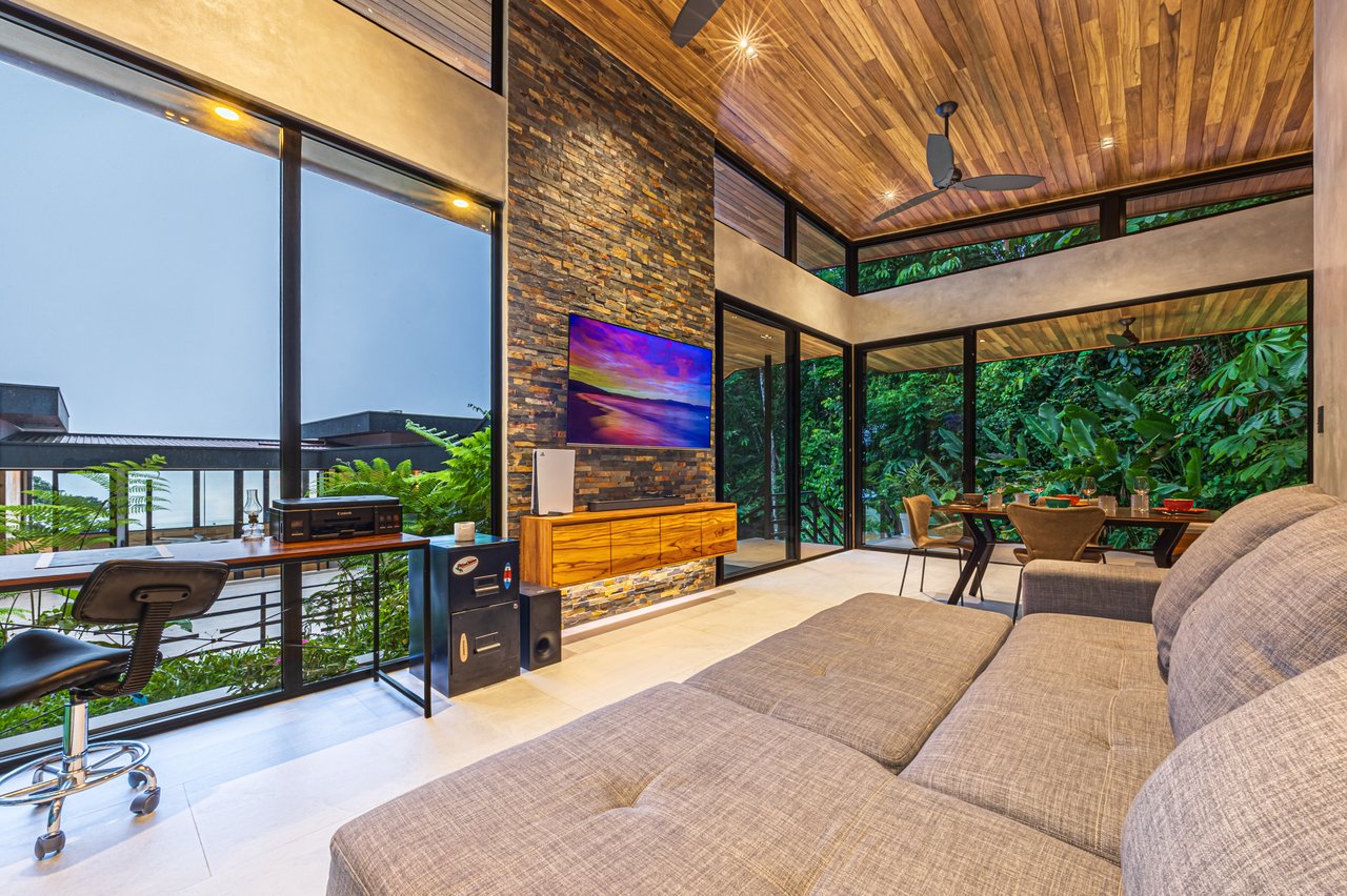 Casa Koules – Architectural 5-Bedroom Oceanview Estate in Prestigious Costa Verde Estates