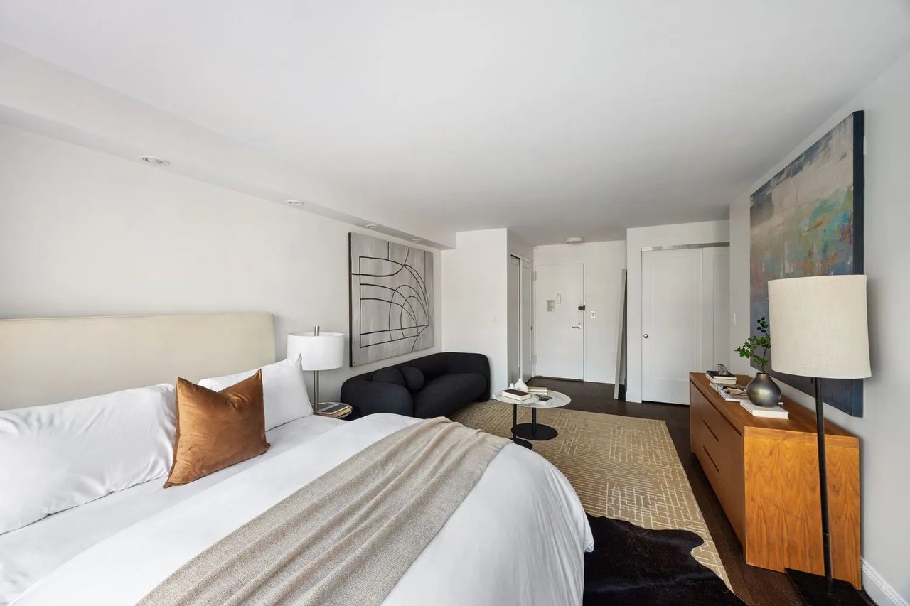 166 East 35th Street Unit: 5F