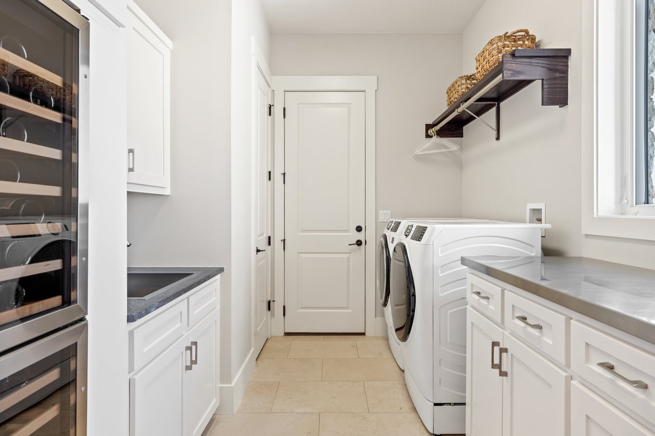 8325 Lakewood Ridge Cv