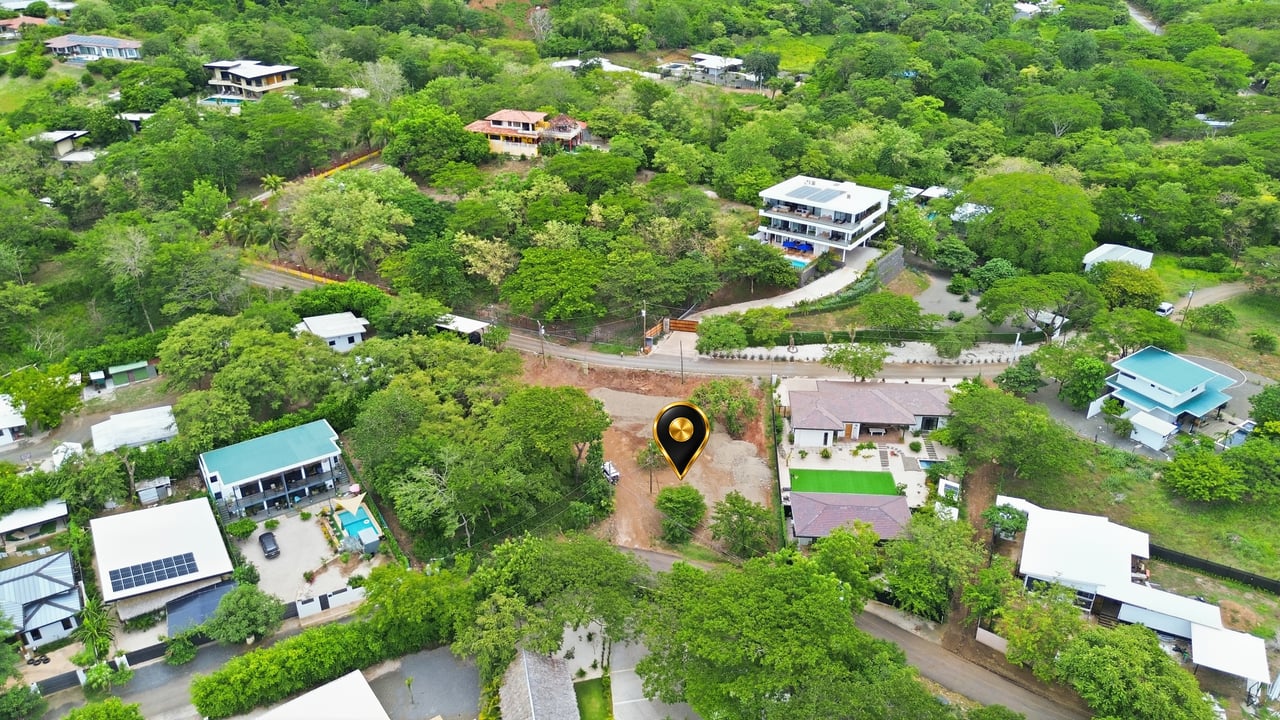1,592 m2 Lot with Water - Ready to Build! - Playa Grande 