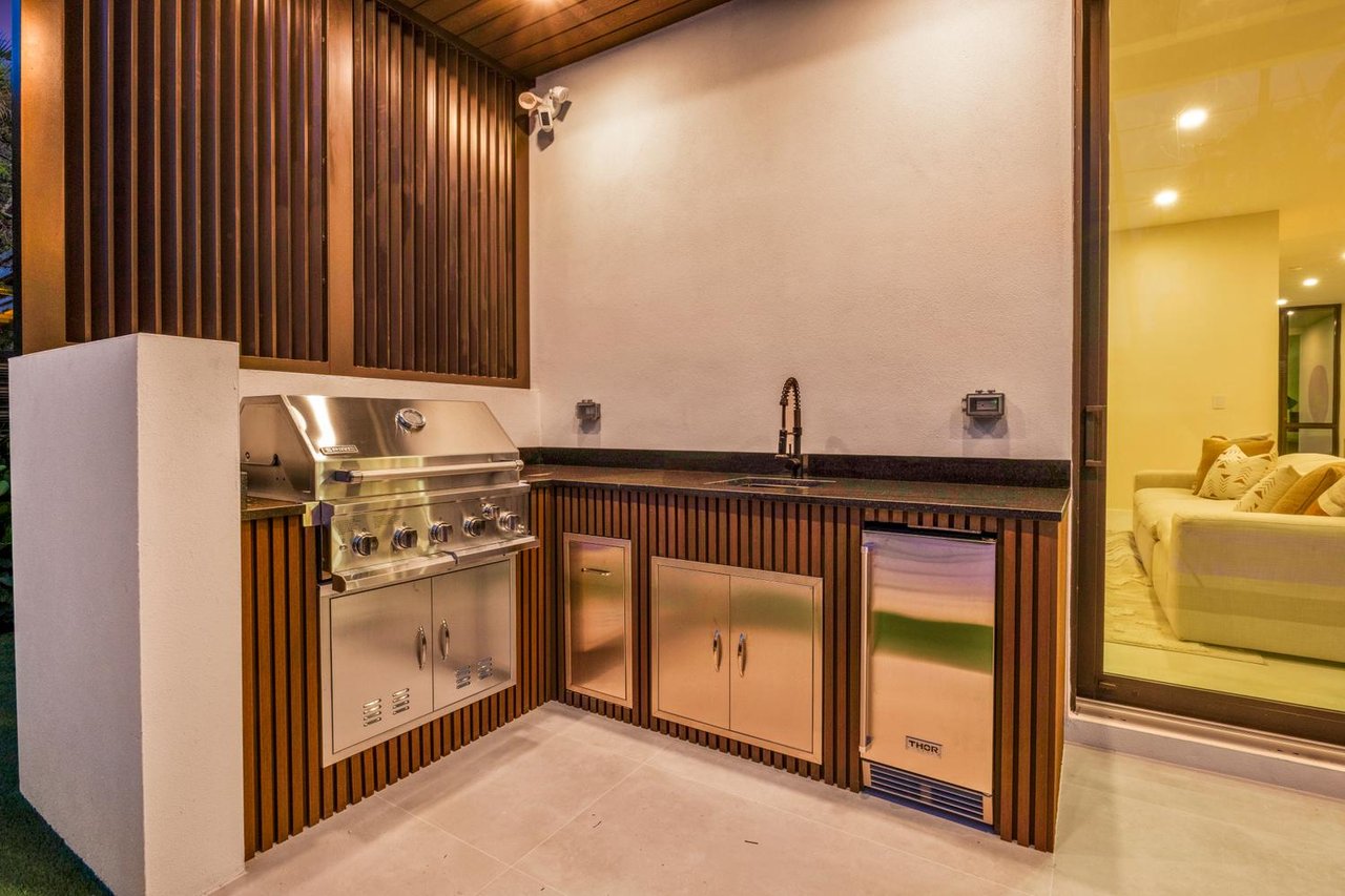 Sophisticated New Construction in the Heart of Miami