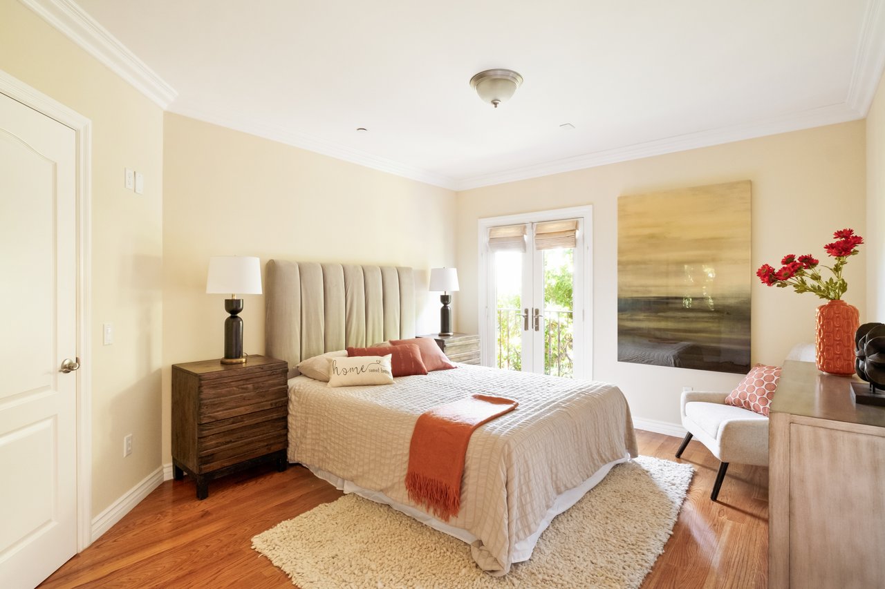 11925 Charnock Road, Mar Vista