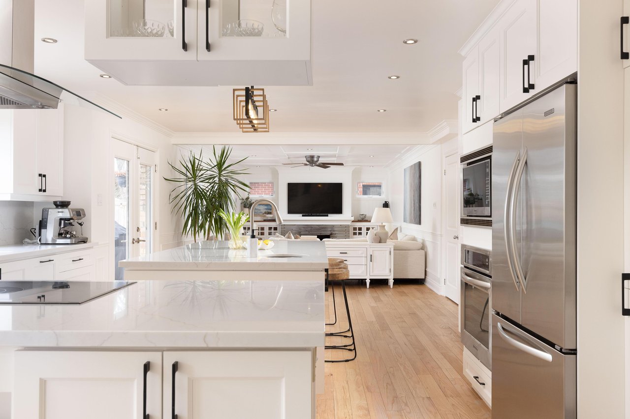 4456 Hawthorne Drive, Burlington, ON L7L 1G5