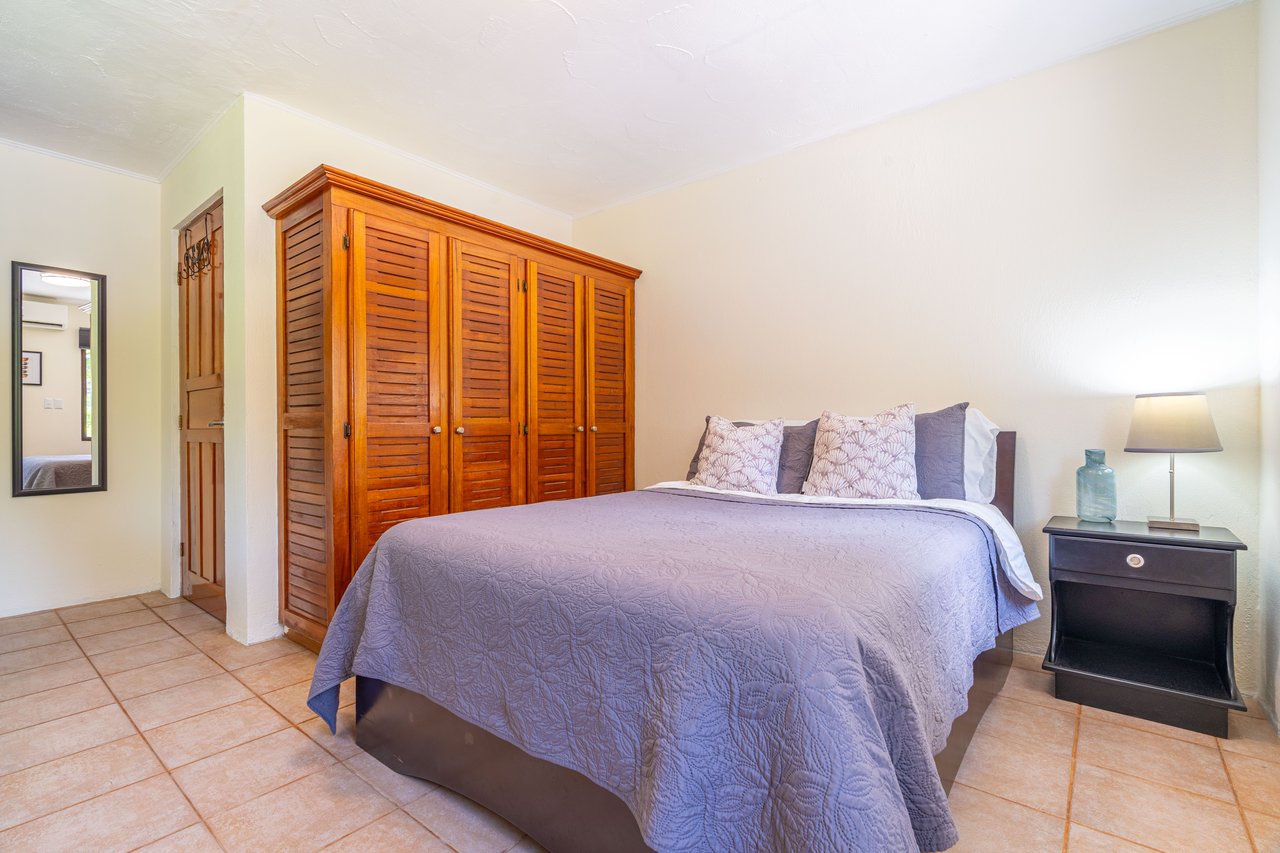 Beautiful Casa Tucán Escape, Tres Rios,  Gorgeous Mountain View with Room to Build!