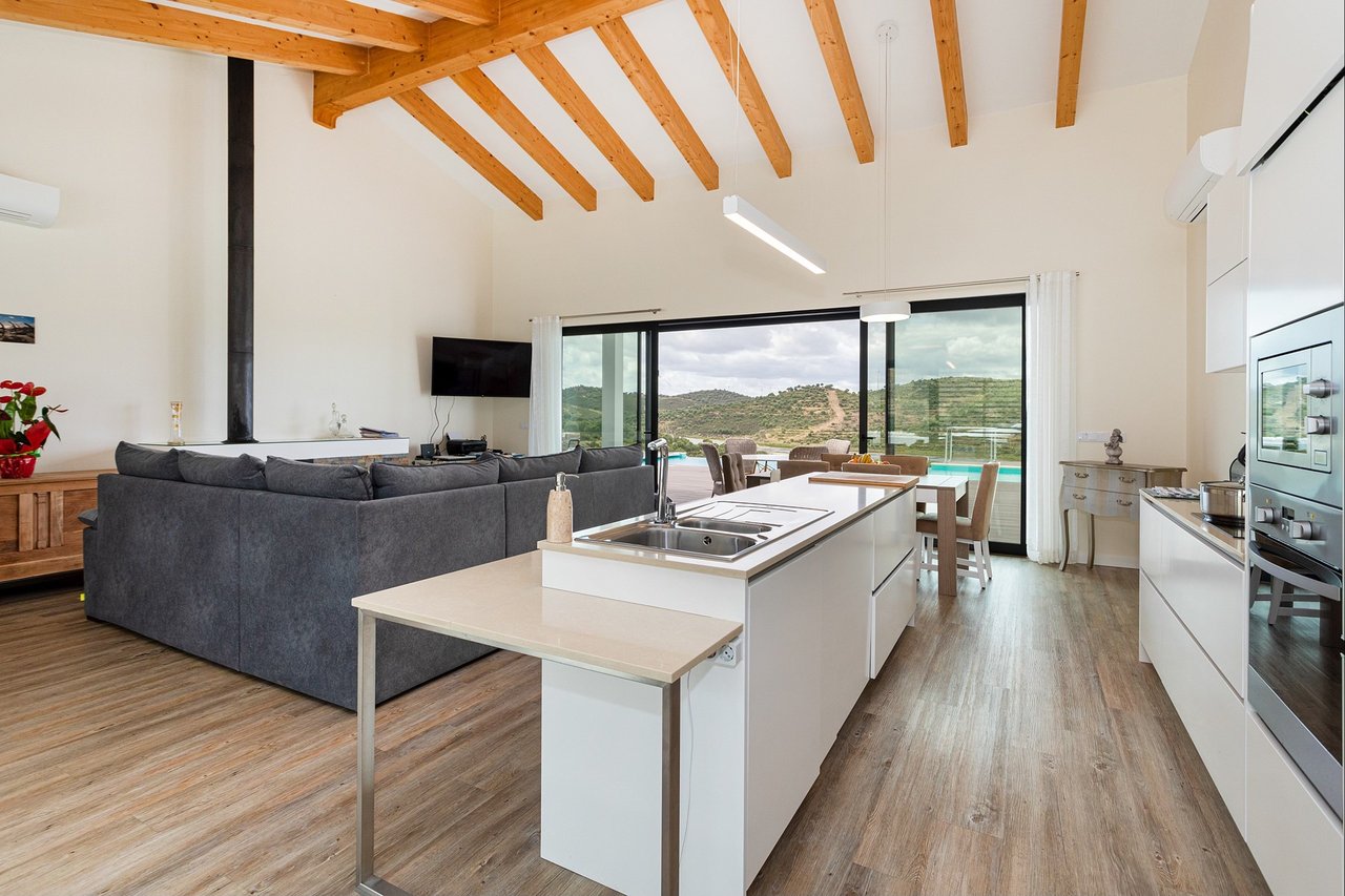 122.5-Hectare Private Estate with Lake, Events Venue & Luxury Home on the Alentejo–Algarve Border