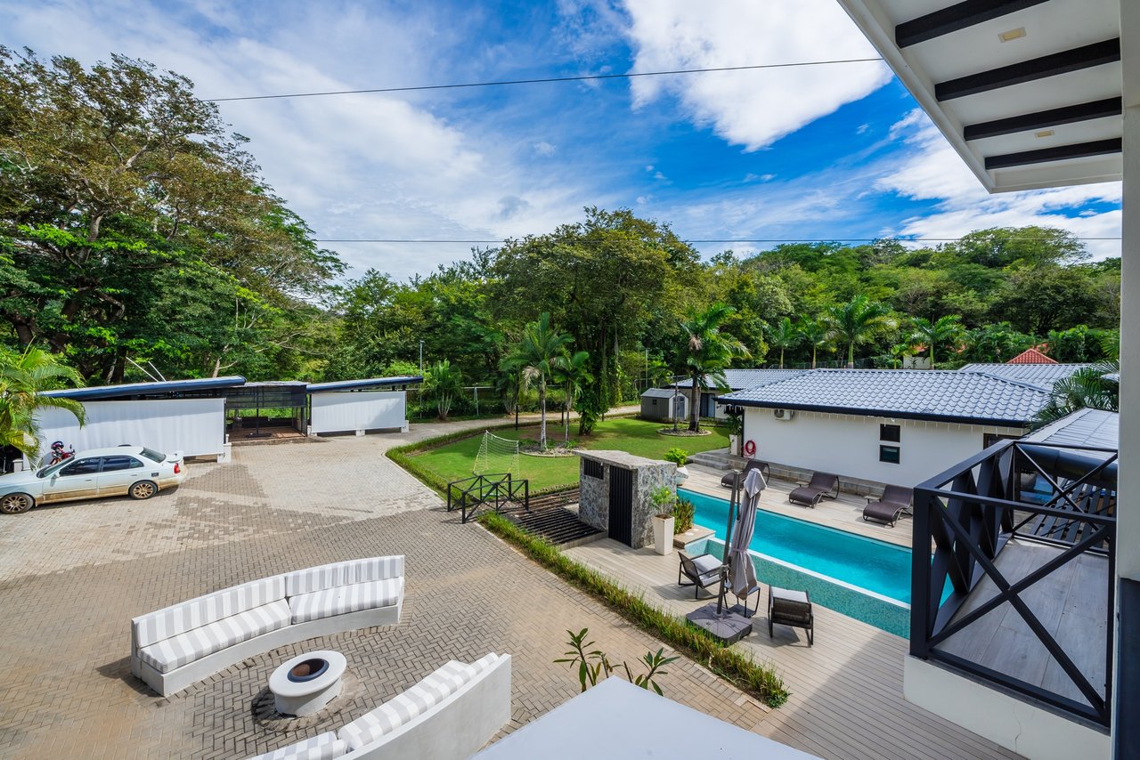 Casa Cielo | Luxurious Multifunctional Estate with Main House, Apartments, and Pool in Guanacaste!