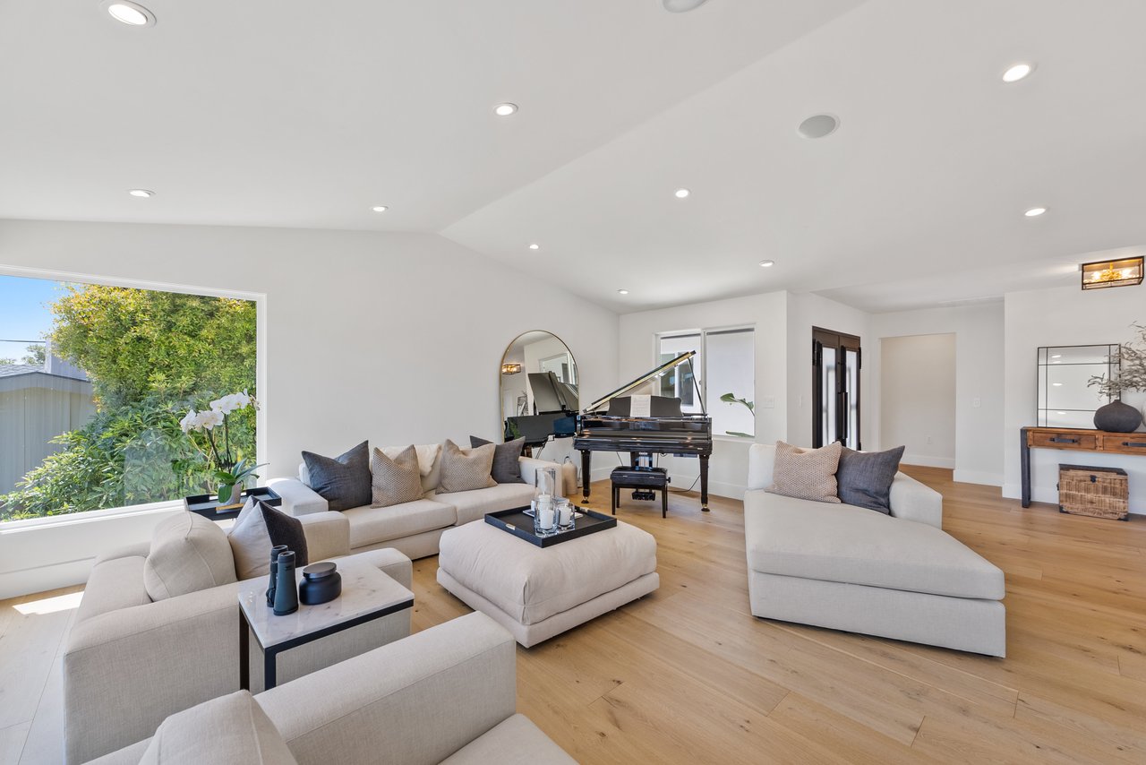 25865 N Mesa