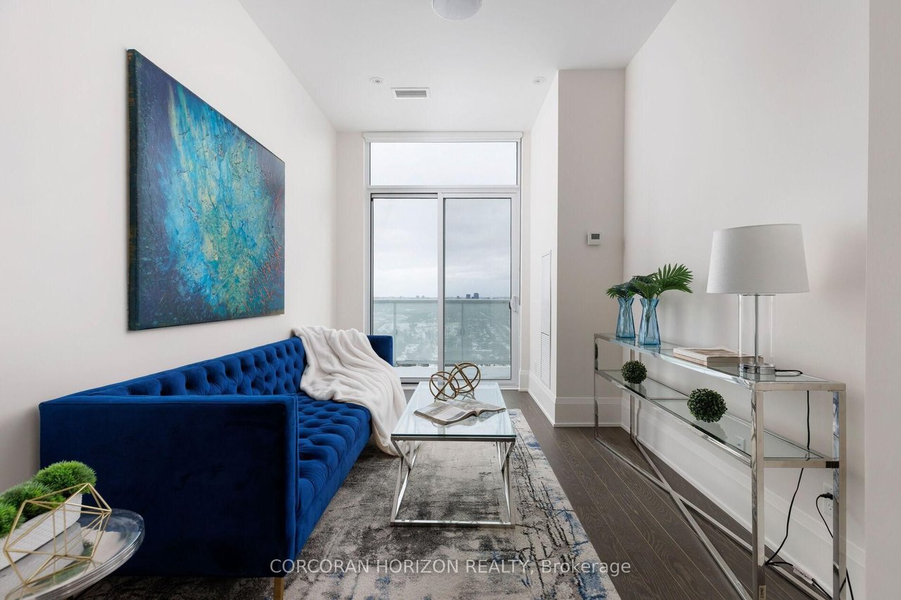 PENTHOUSE OPULENCE BY THE EGLINTON LRT