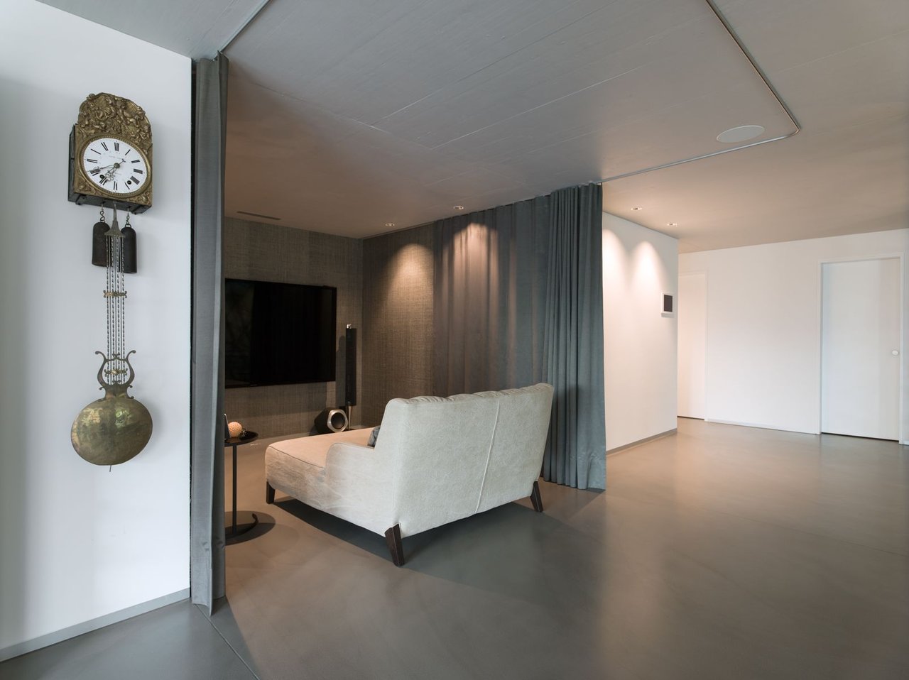 Luxury Living at Lake Zurich in Switzerland