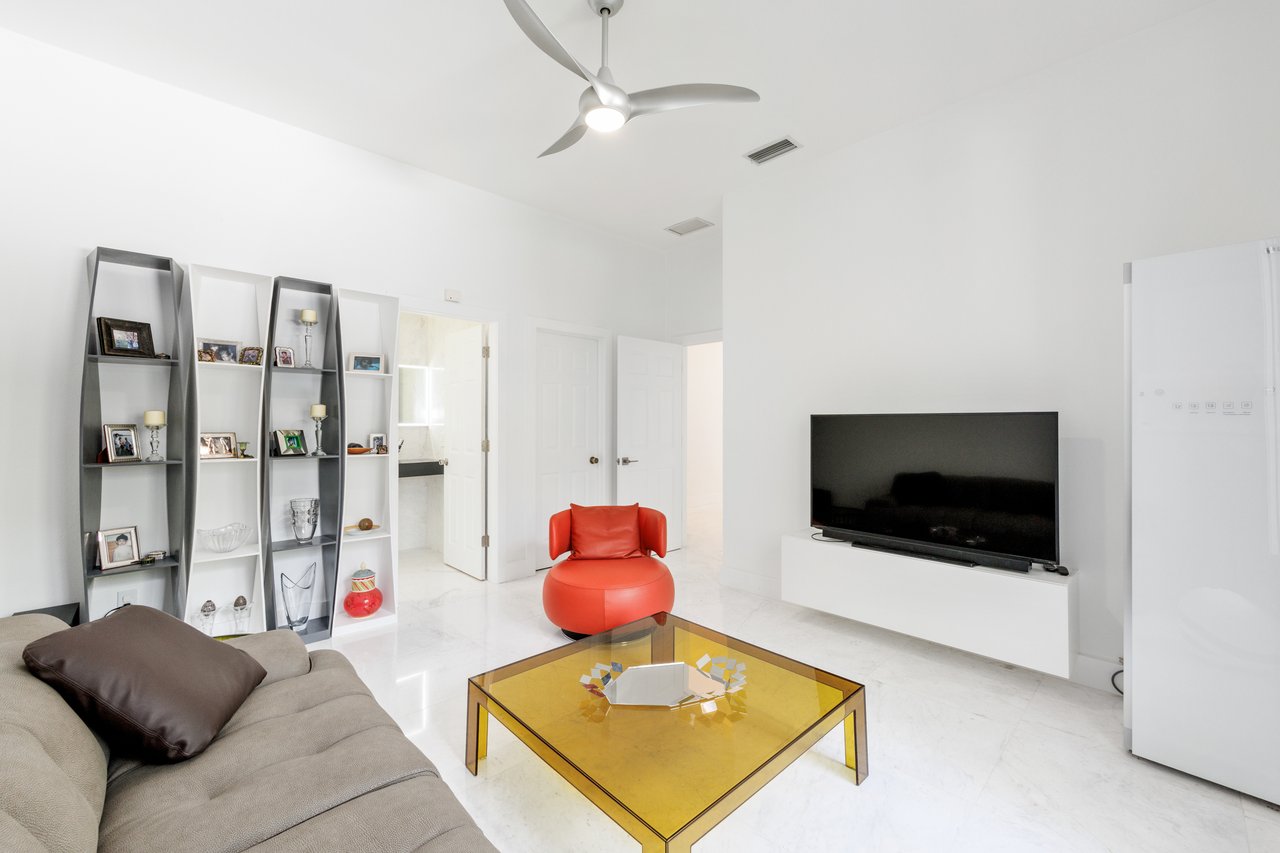 6709 SW 17th Terrace Rd