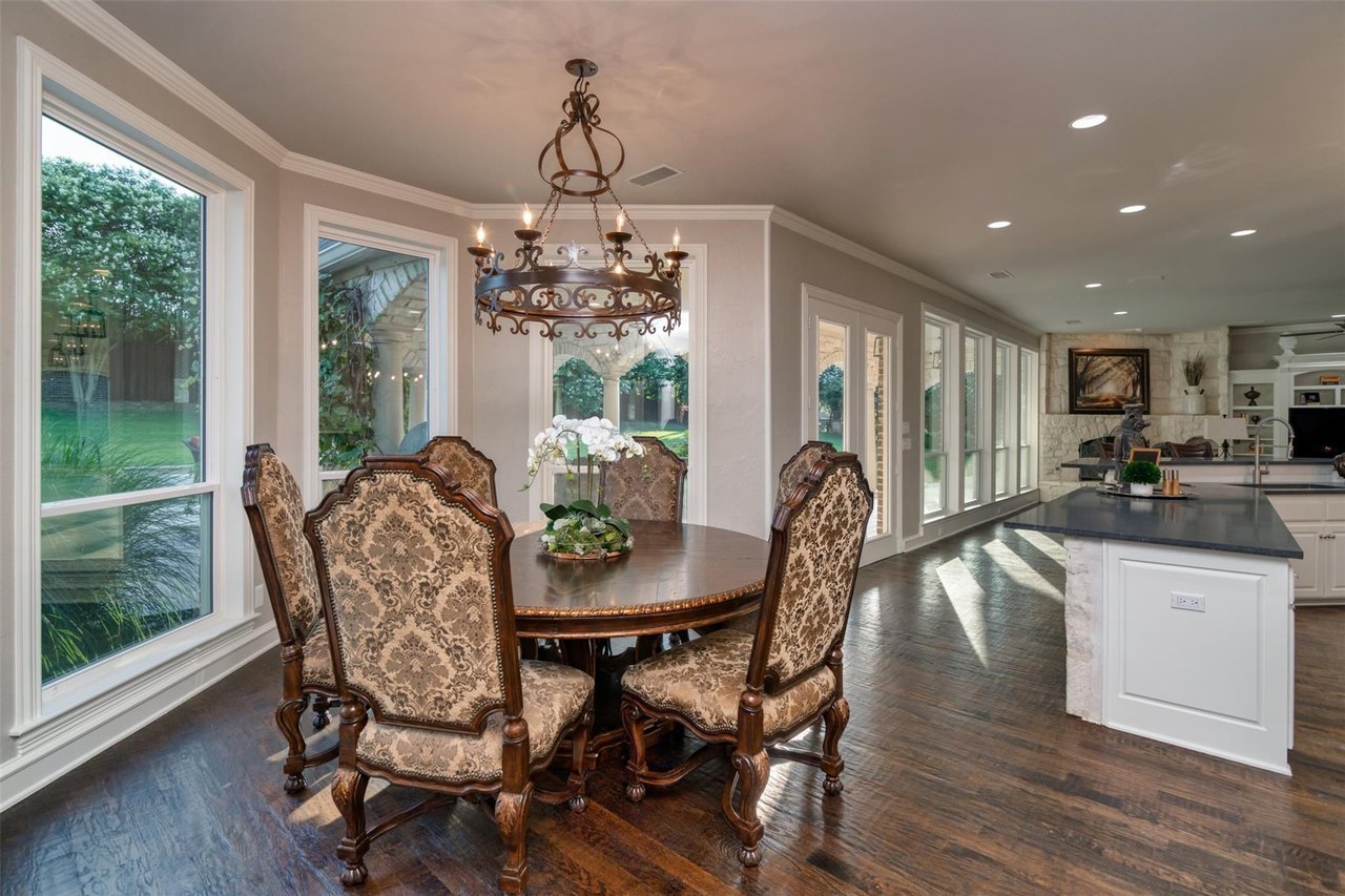 Exquisite Estate On 2.5 Acres - Heath, TX
