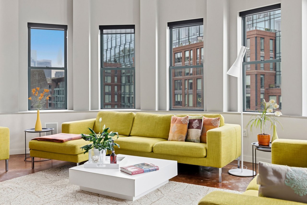 Sowa Full Service Condo