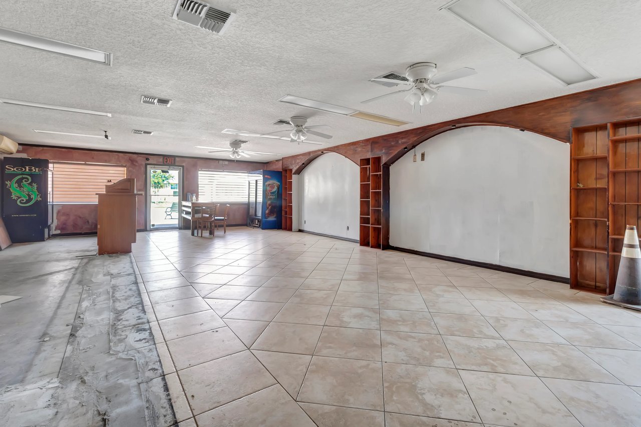 124 N Apopka Ave