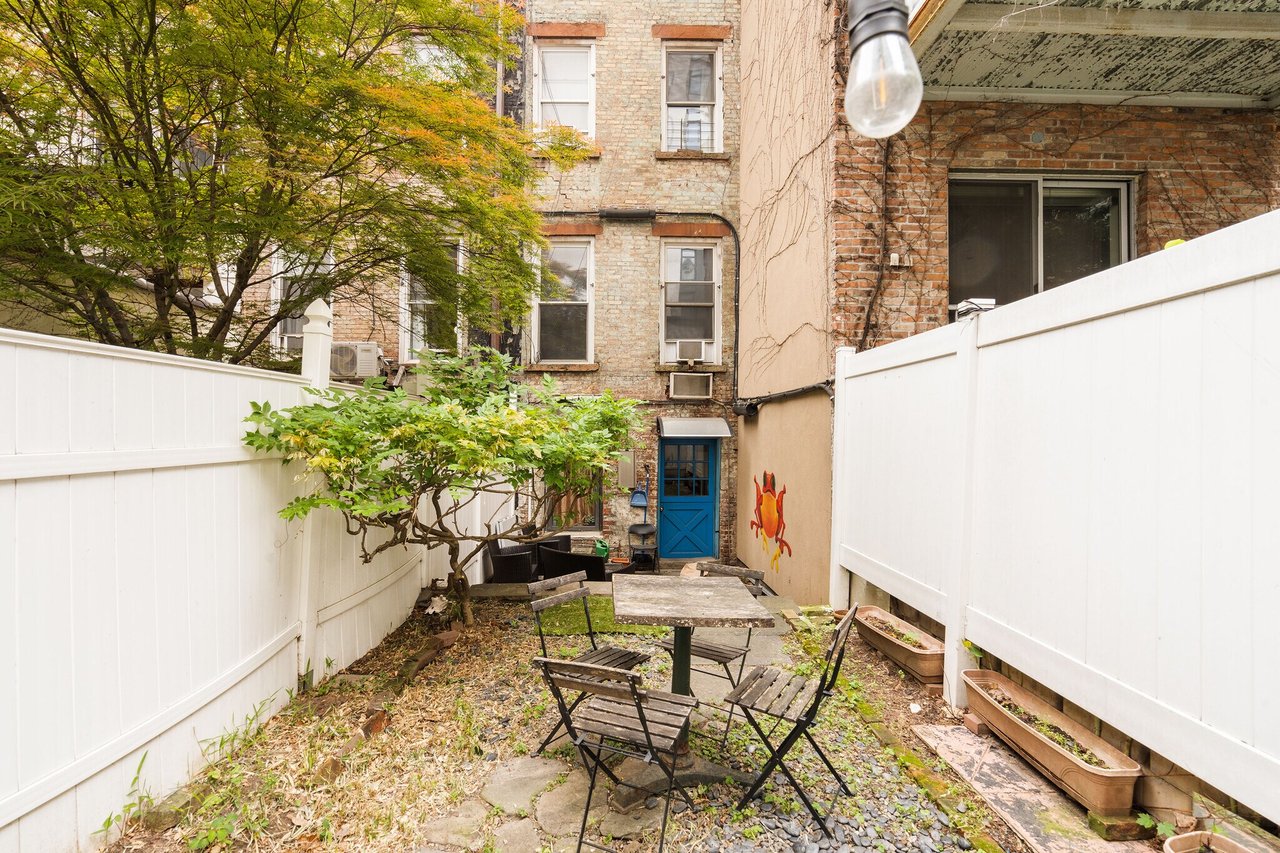 206-208 E 35th St - Building