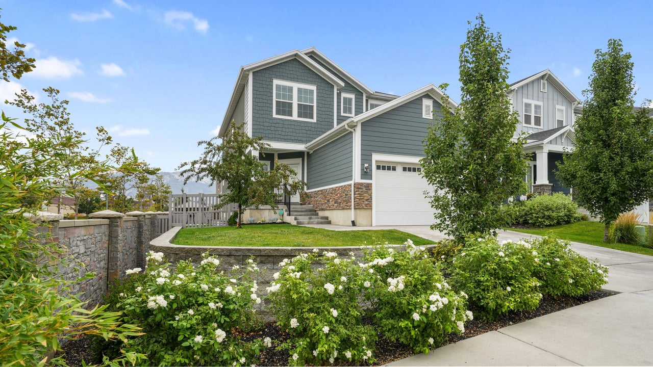 4696 W Camellia N