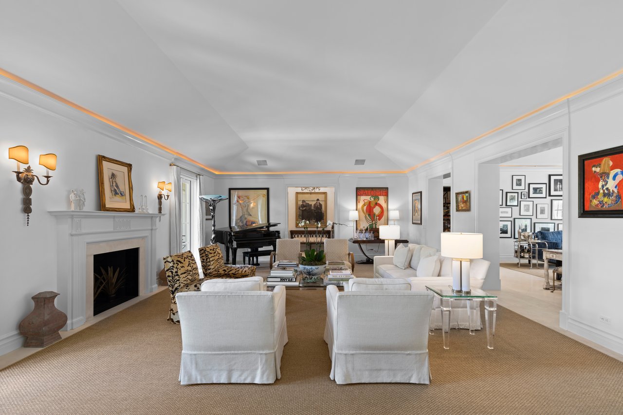 Entertainer’s Paradise in Prestigious Estate Section Enclave