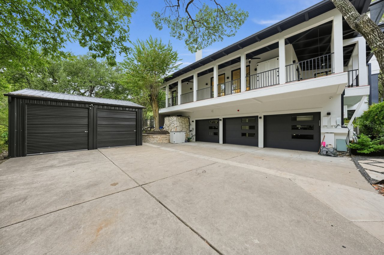 THE CANOPY 3.3 private acres in the heart of West Lake Hills.