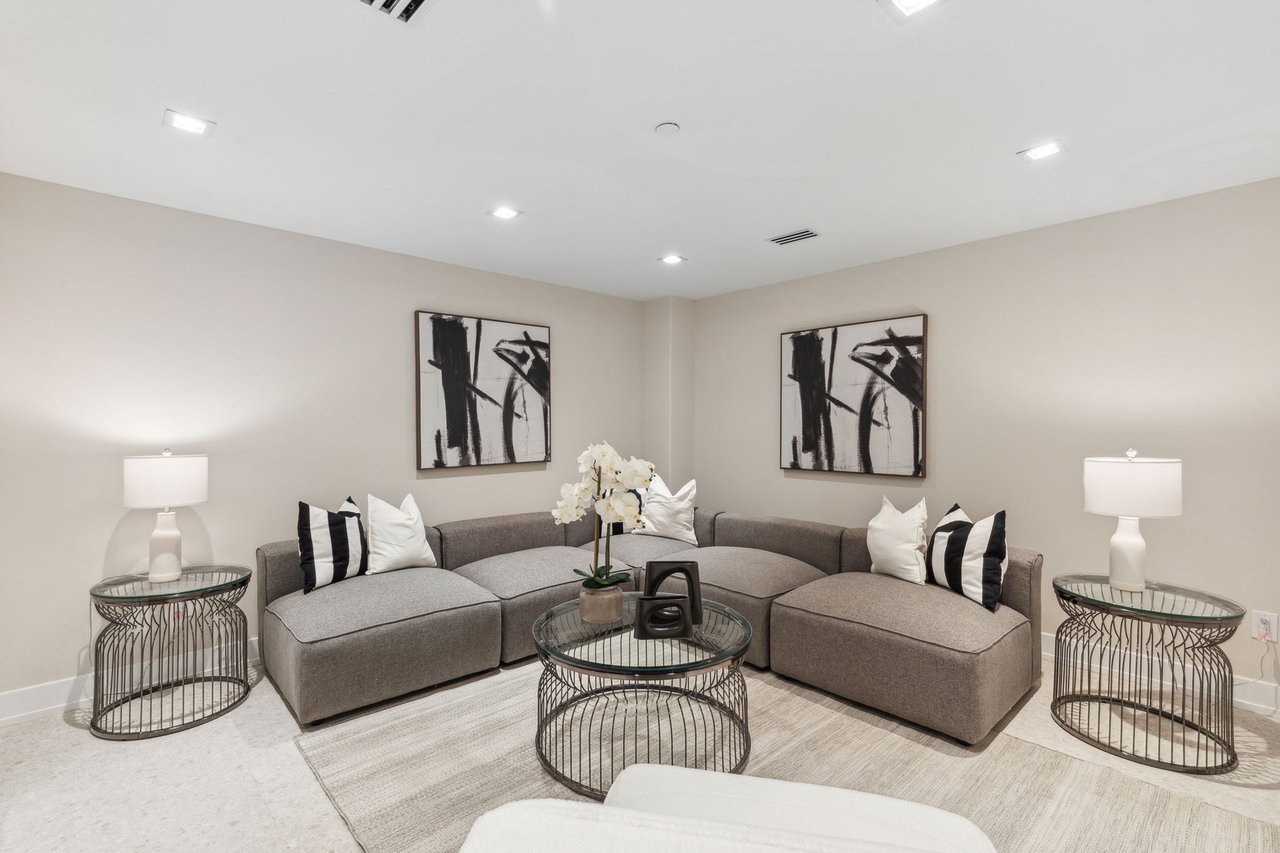 344 S Hicks St, Philadelphia, PA 19102	