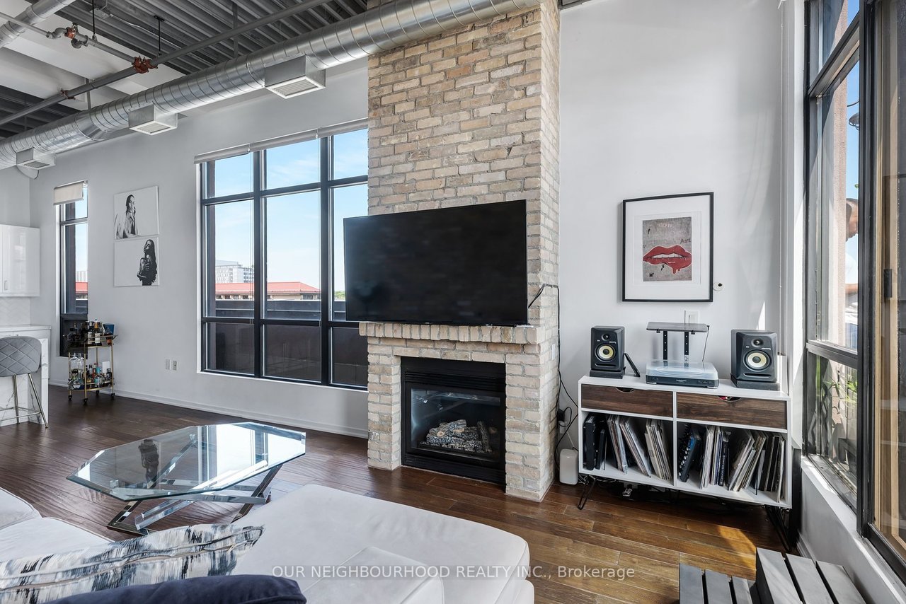 Regent Park Penthouse 