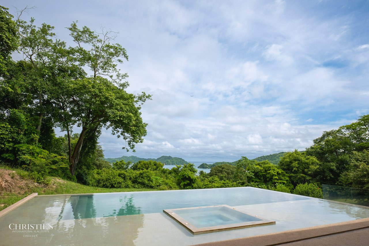 Contemporary Isla Tortuga View Home Steps from Playa Organos