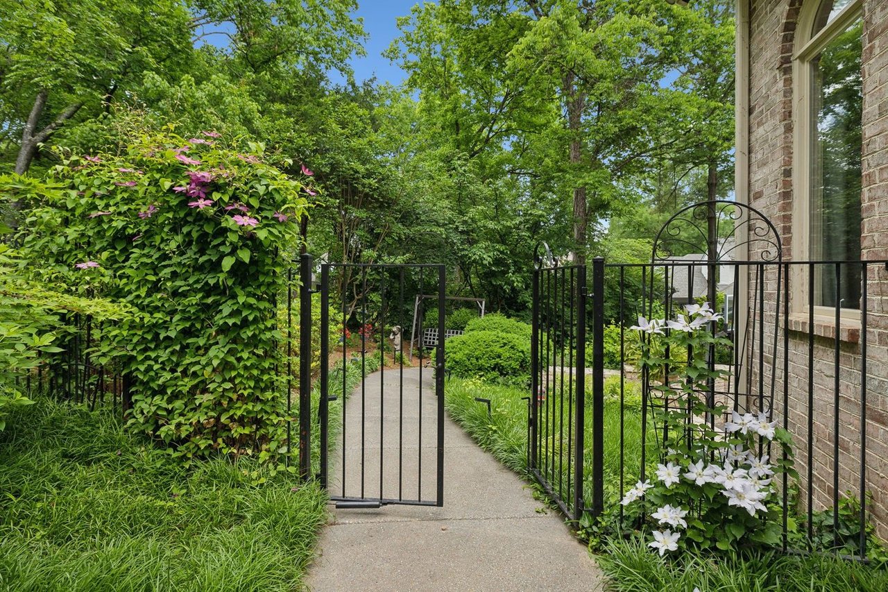 915 Calloway Dr