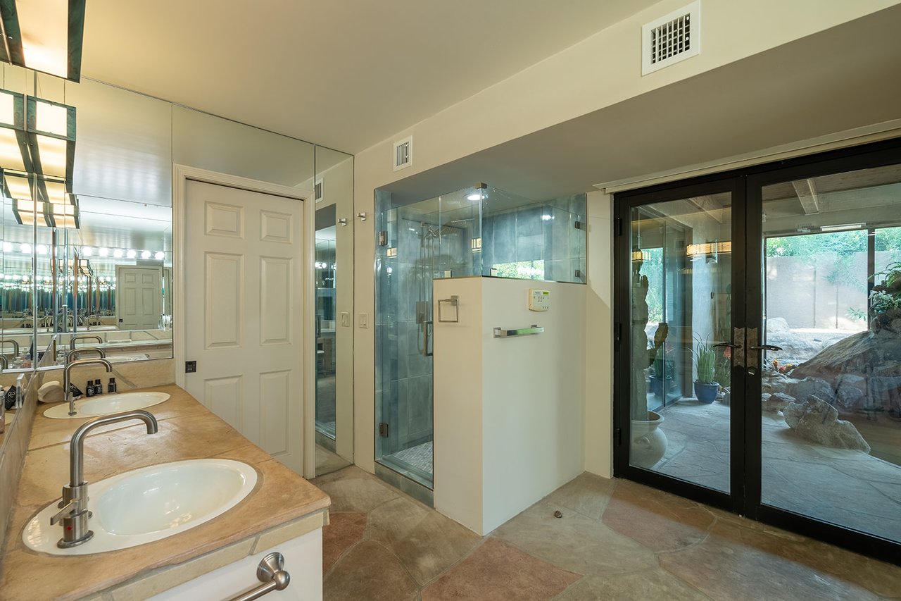 7507 N VIA DE LOS LIBROS