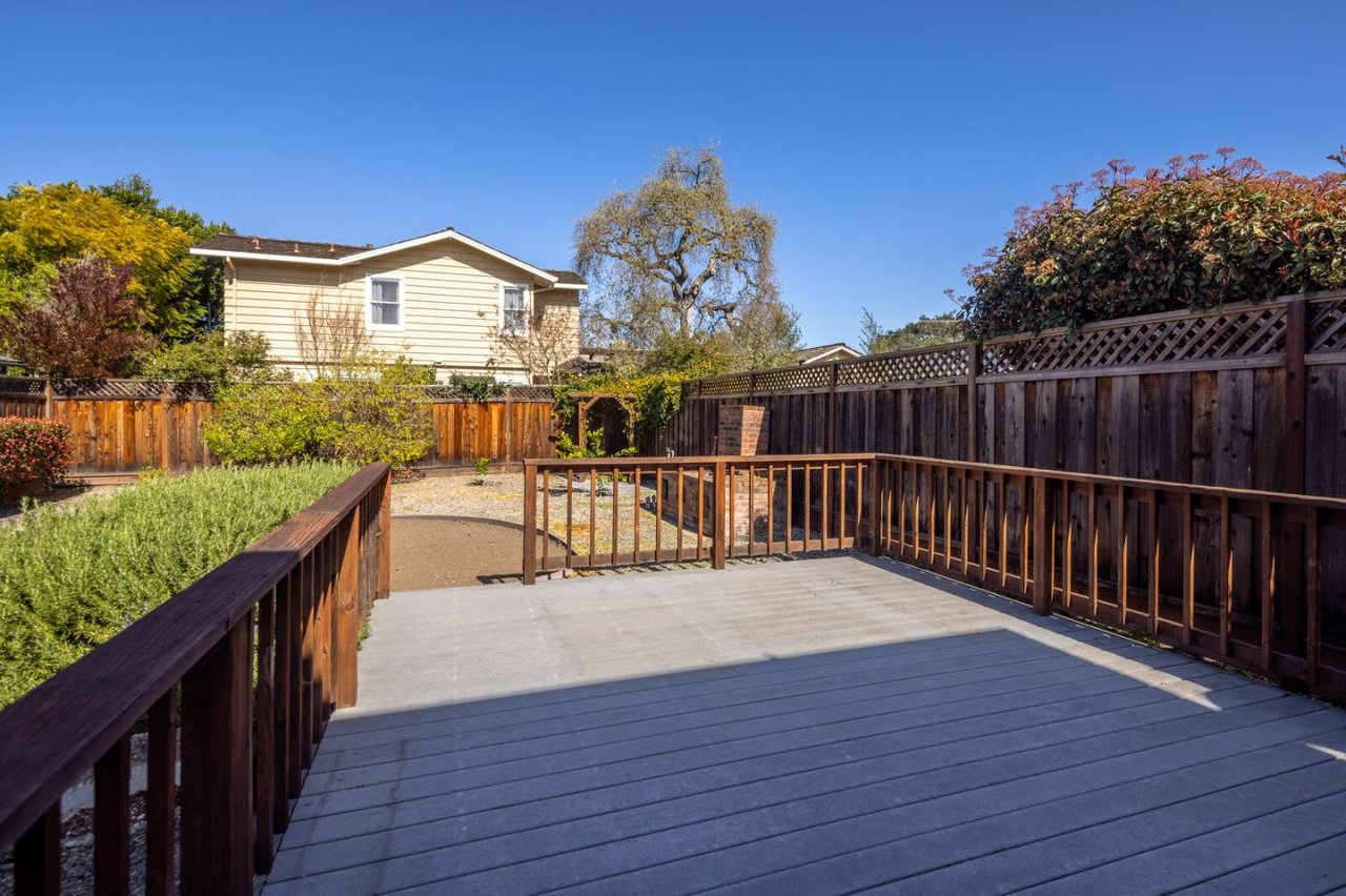 1383 Rosewood Avenue