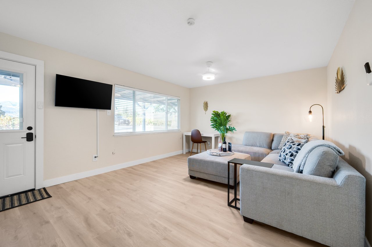 725 Lytton Station