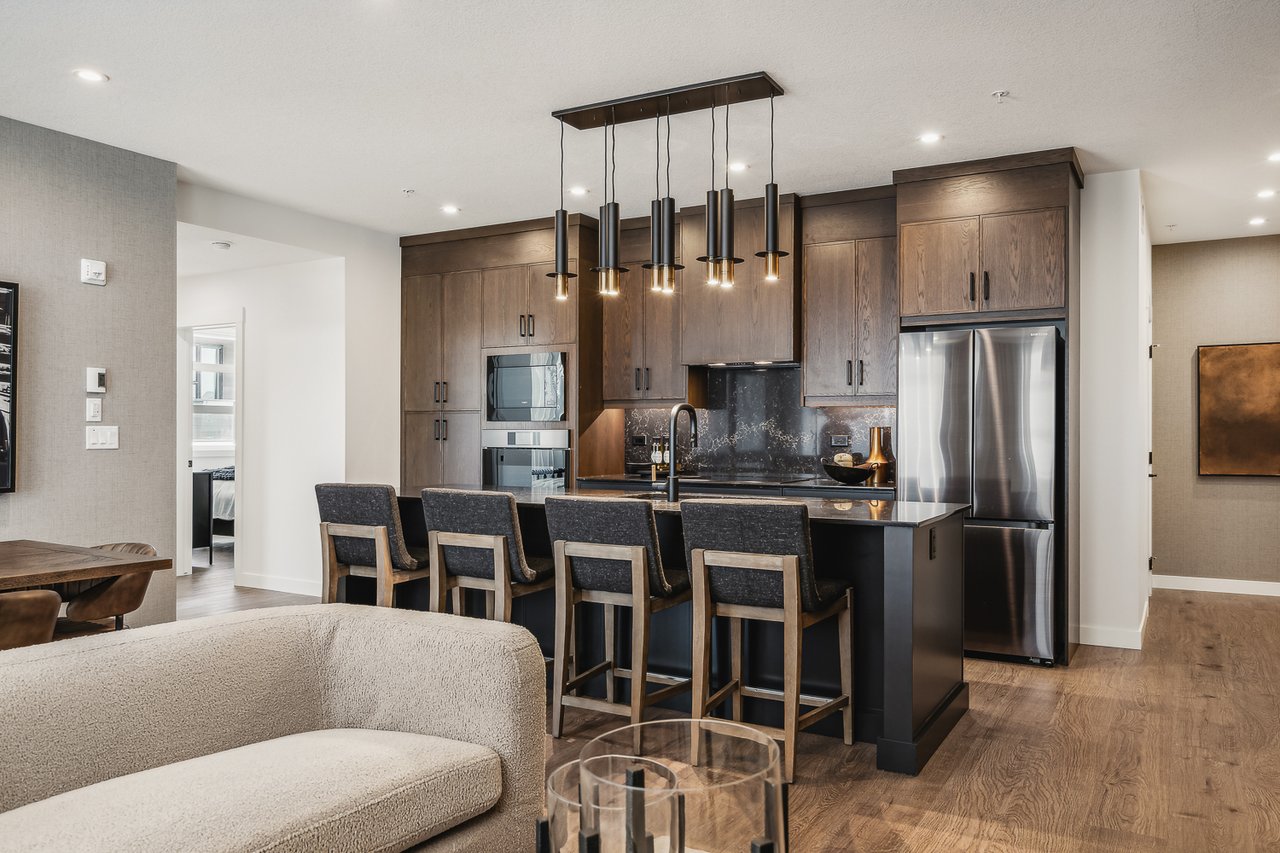 106 - 10 Cascade Ridge | Altitude at Three Sisters