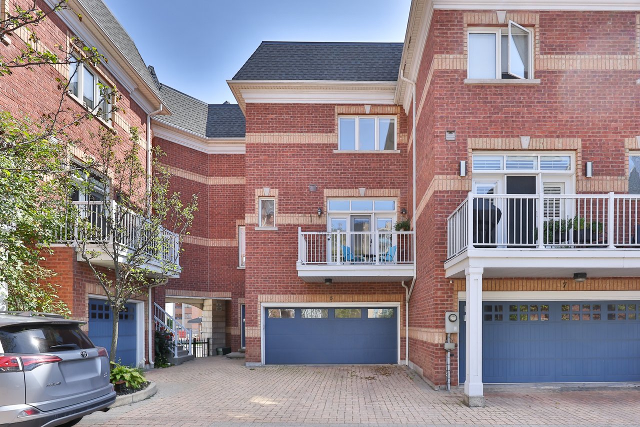8-120 Bronte Road, Oakville 
