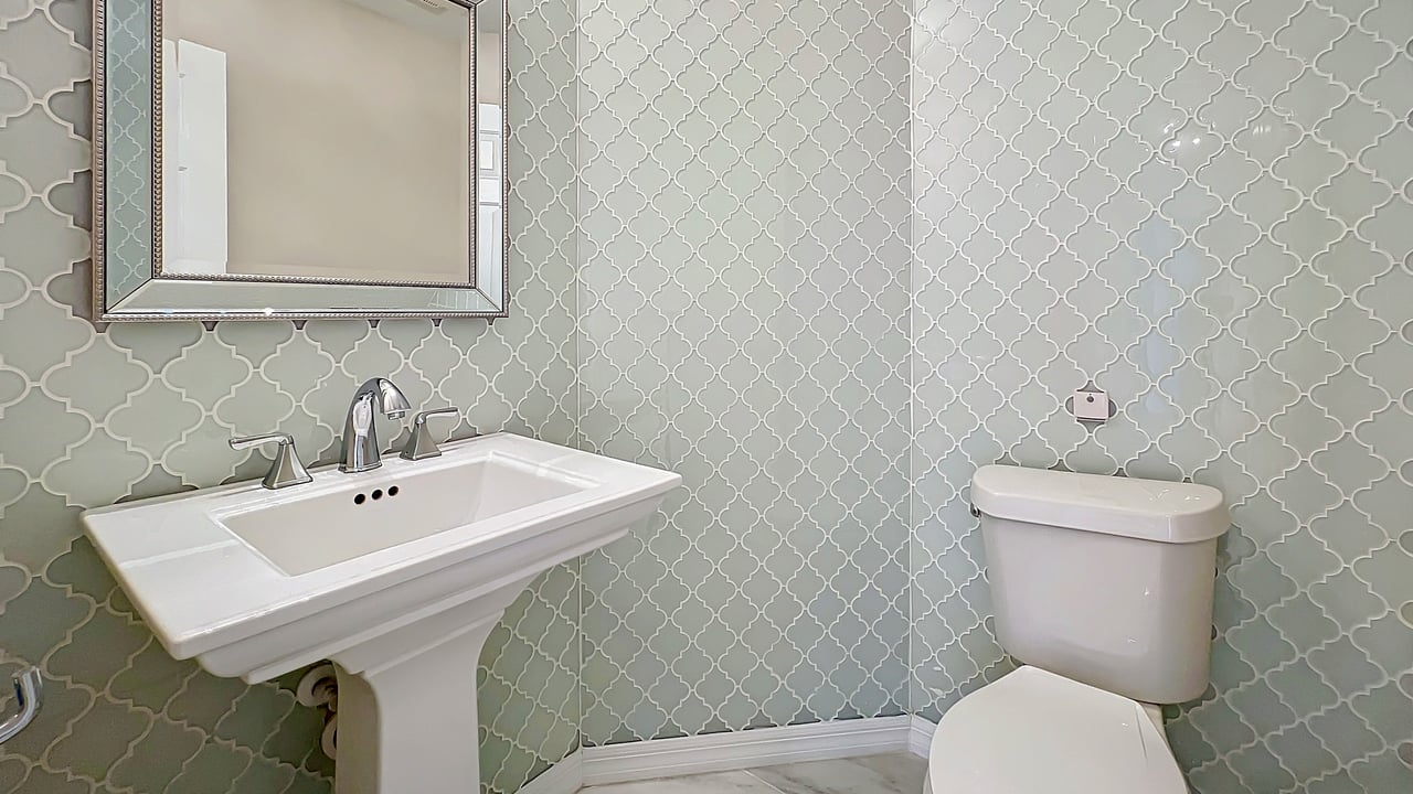 Luxury Lakefront Winter Park Condominium for Lease