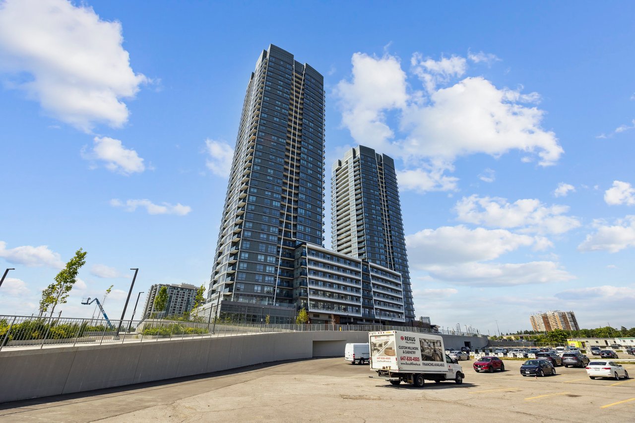 50 Upper Mall Way #2109