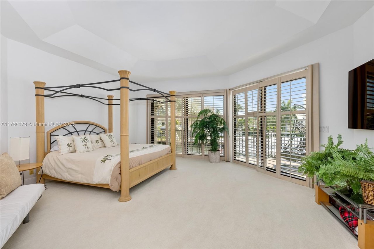 600 Isle Of Palms Dr