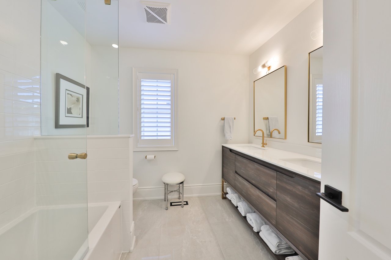 30-2400 Neyagawa Boulevard, Oakville