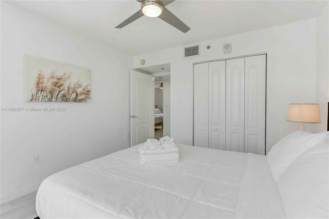 1200 Brickell Bay Dr Unit 2424