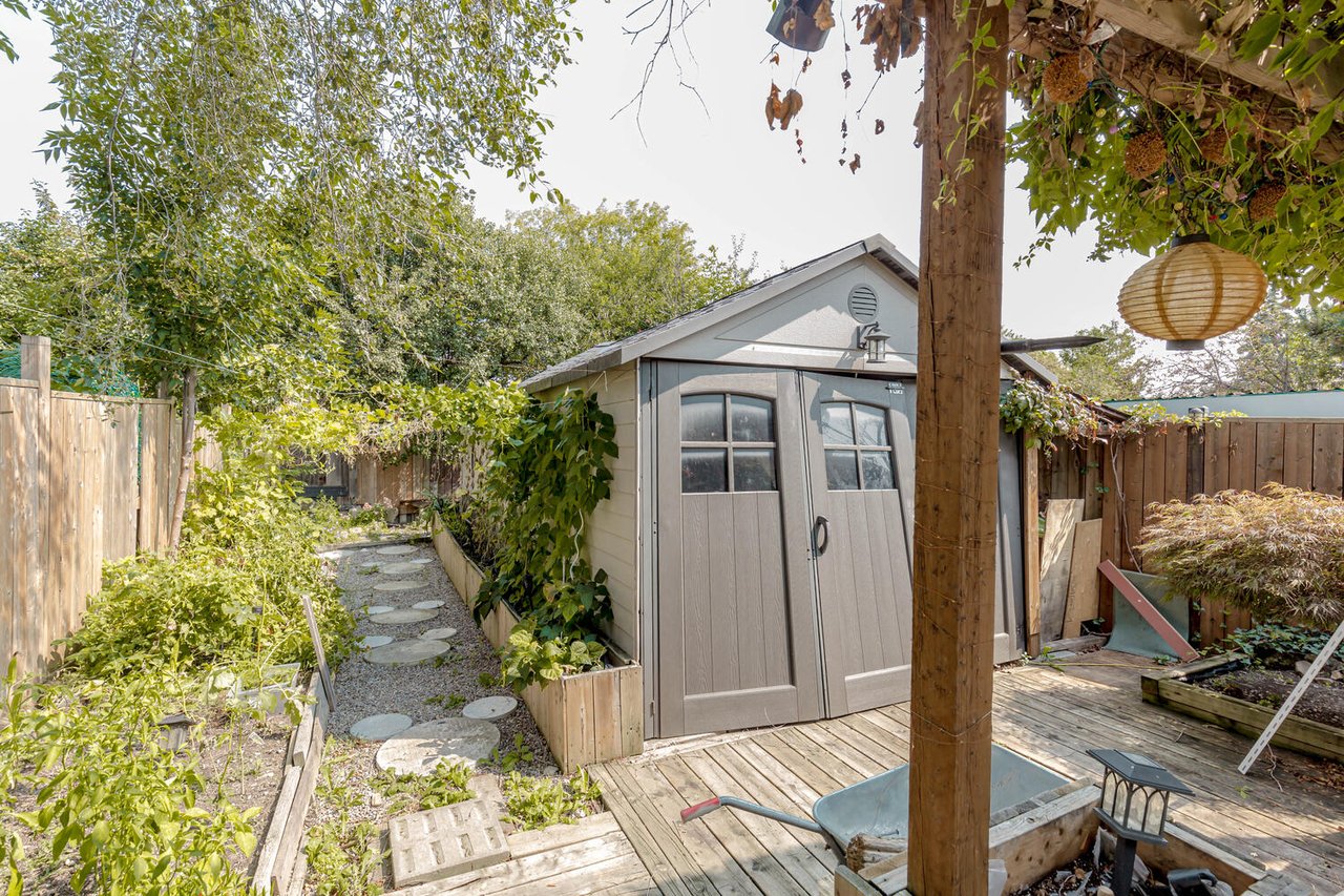 11 Glenmore Crescent