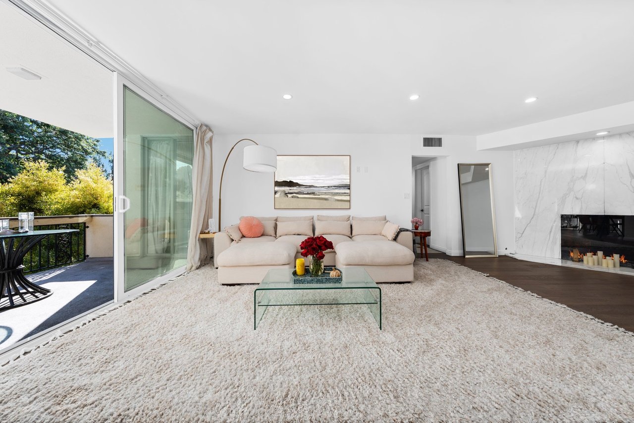 11970 Montana Ave Unit: 207, Brentwood 