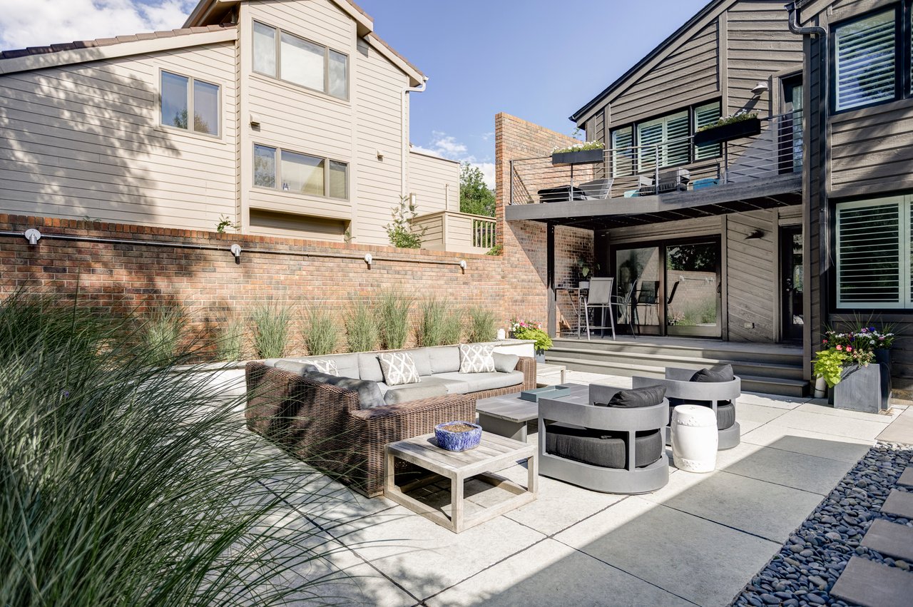 3865 Newport Lane