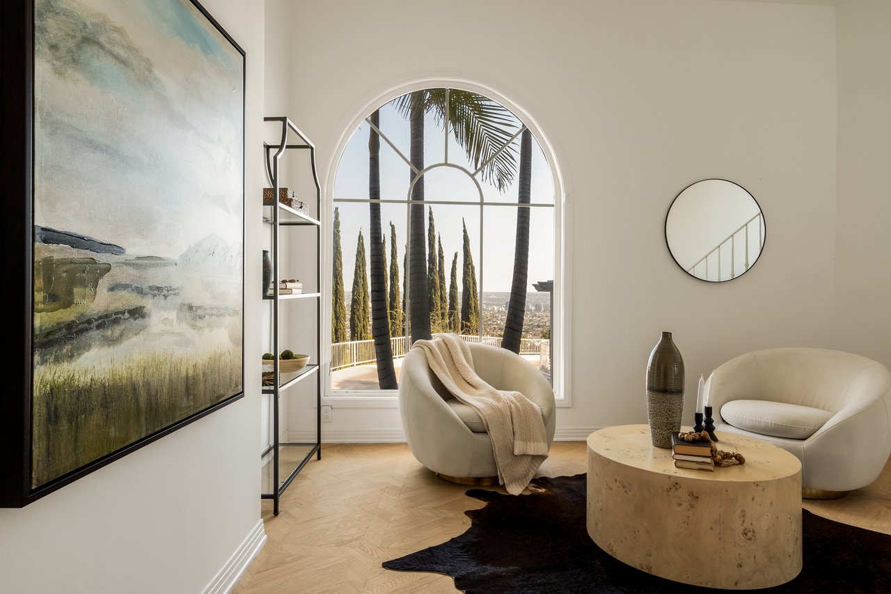 8527 Hedges Way, Hollywood Hills