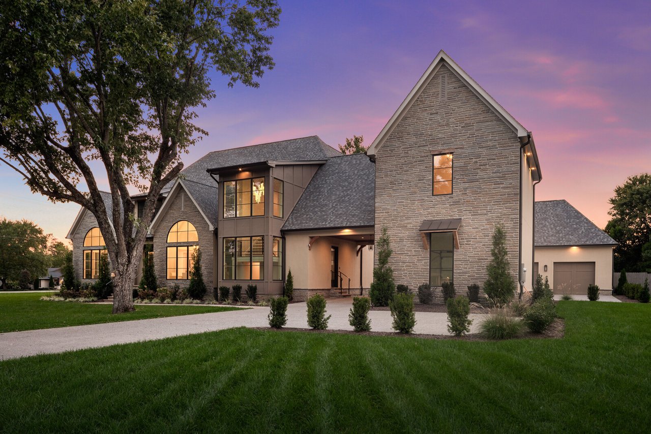 521 Mansion Dr, Brentwood — stone façade with landscaped front yard