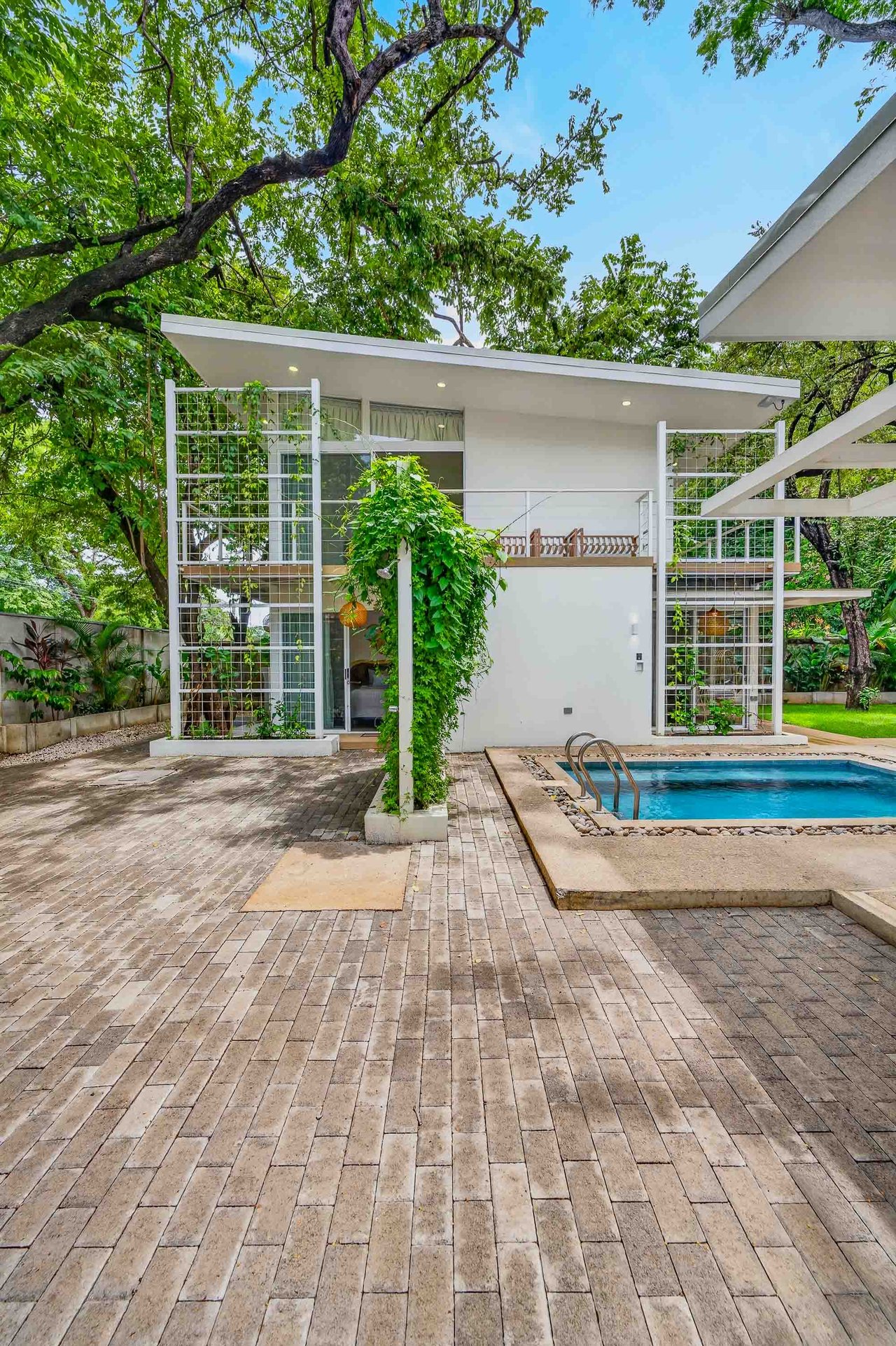Hakuna Matata Villa Boutique | 3-Bedroom Tropical Home Near Playa Potrero